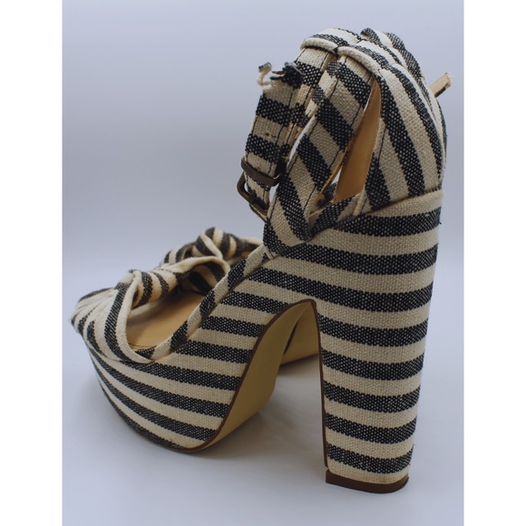 JustFab Lawren Sandals - Picture 3 of 8